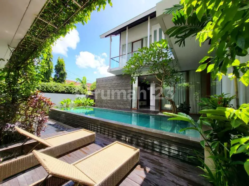 FLASH SALE Modern Tropical 5BR Villa Puri Gading Jimbaran Bali Freehold 4 Are Semi Furnished Near GWK - Image 4 of 4