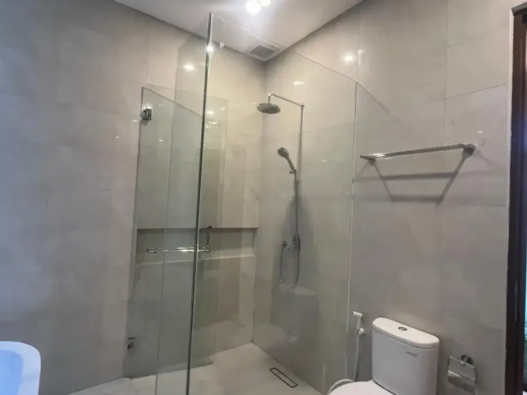 Tropical 2 bedroom Villa In Kerobokan for Rent - Image 6 of 10