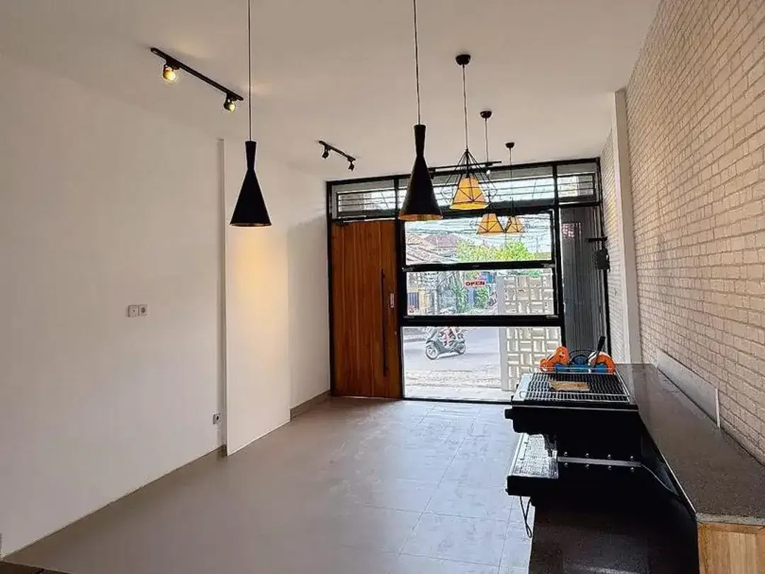 Ruko Lokasi ramai dan strategis, dijual di Renon. - Image 4 of 10