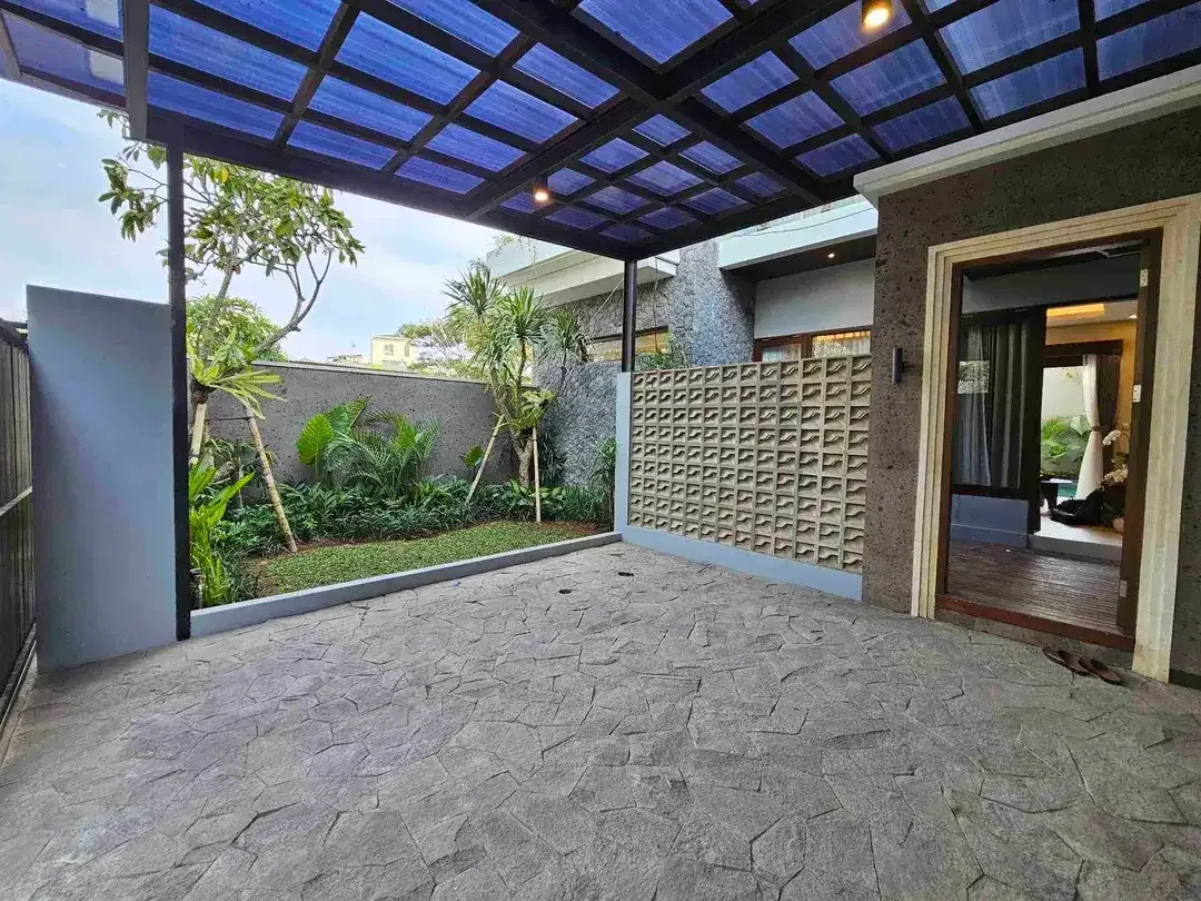 VILLA RESIDENCE SIAP HUNI, FULLY FURNISHED, LOKASI KAWASAN ELIT - Image 3 of 10