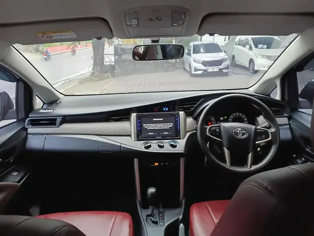 INNOVA NEW MODEL MATIC BENSIN SUPER ISTIMEWA SIAP PAKAI - Image 6 of 10