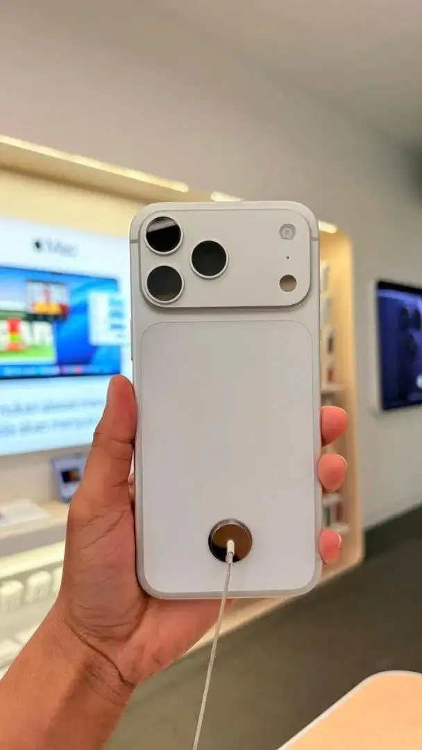 Readi stok iphone 17 Series new bergaransi resmi apple - Image 1 of 3