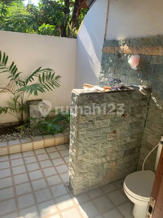 Rumah Nyaman Asri Halaman Luas - Image 4 of 4