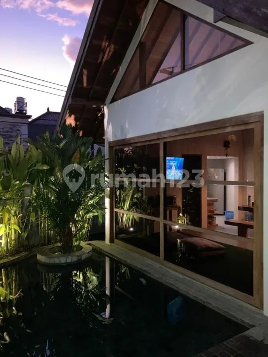 Brand New Villa 3 Bedrooms di Mertanadi Seminyak - Image 2 of 4
