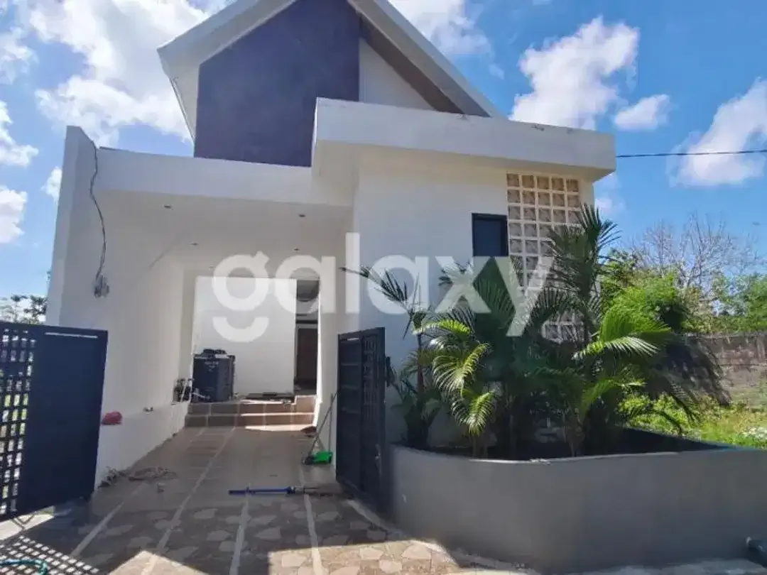 VILLA CANTIK + TANAH LUAS DI TAMAN MUMBUL NUSA DUA BADUNG, BALI - Image 1 of 10