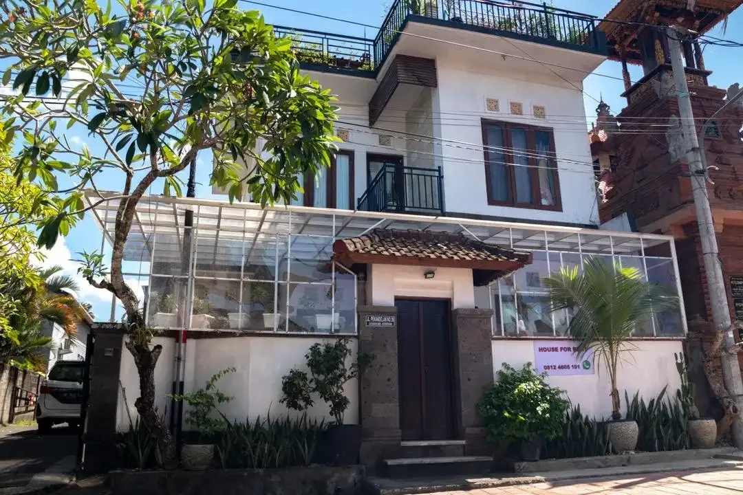 DISEWAKAN: Rumah Kerobokan Full Furnished - Image 2 of 9