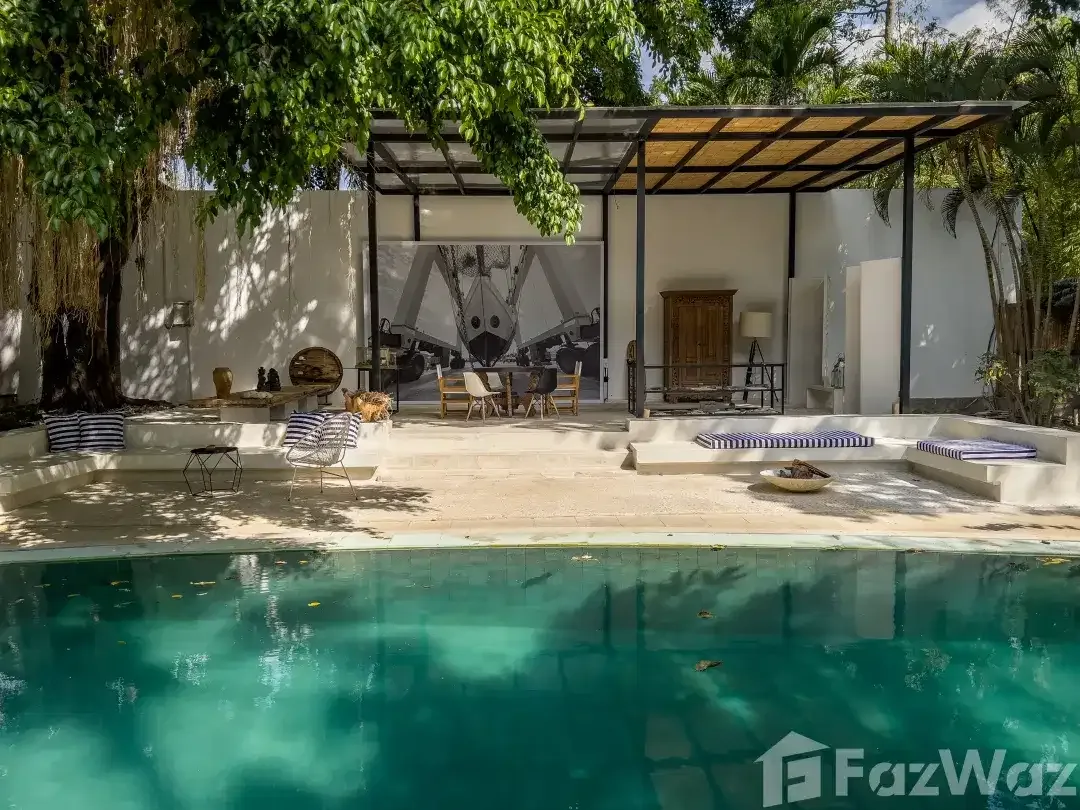7 Bedroom Villa for sale in Kerobokan, Bali - Image 2 of 10