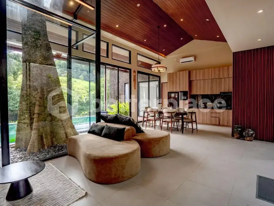 Prestigious Ubud Residence – Elegant 3-Bedroom Villa Offering a Seamless Connection to Nature and Contemporary Living - Image 2 of 10