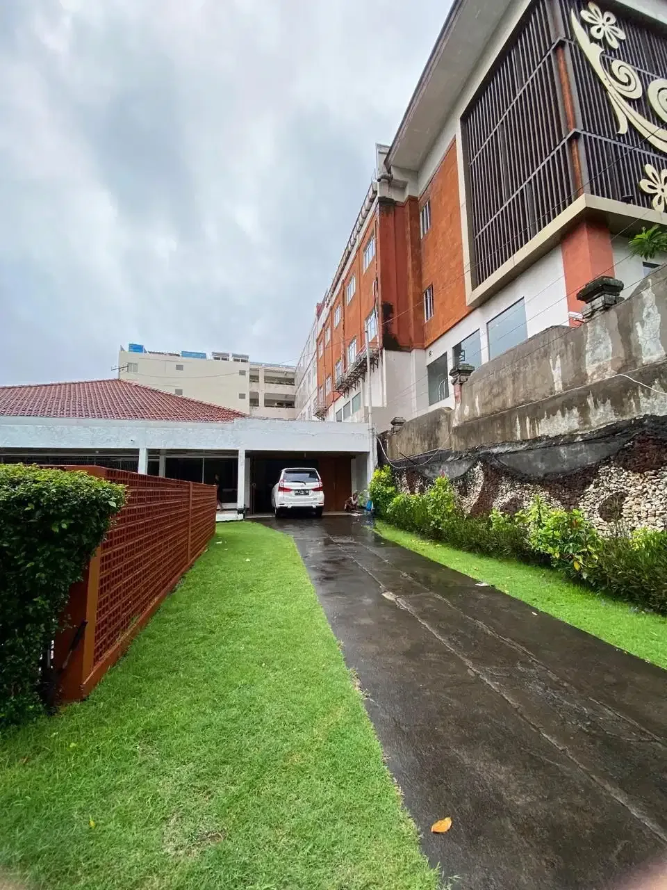 Rumah Mewah Premium Raya Puputan Renon Denpasar Bali - Image 5 of 10