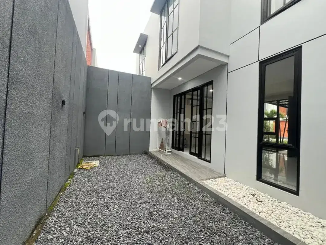 Freehold Modern House One Gate System Near Toll Gate Sanur - Image 4 of 9