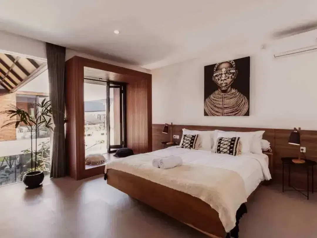 Beautiful Villa in the Tourist Area of Berawa Canggu, Close to Beach - Image 5 of 7