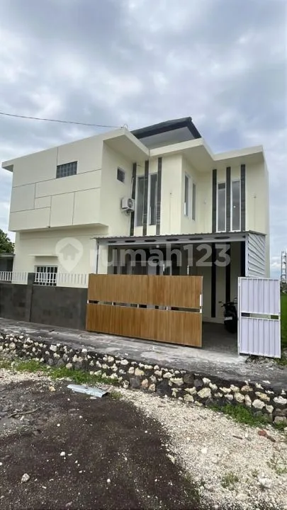 Rumah Baru 2 Lantai di Jln Gunung Soputan Siap Huni Bebas Banjir Lingkungan Aman - Image 1 of 4