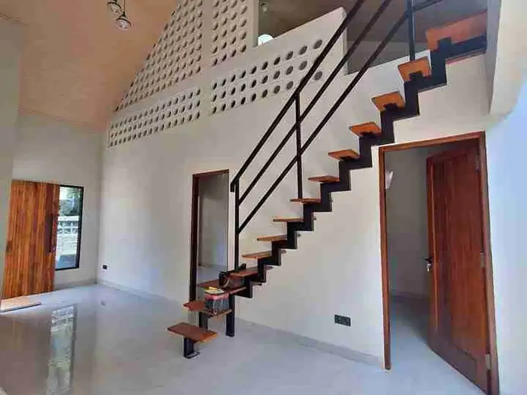 Rumah Baru 1,5 Lantai Minimalis di Gunung Salak Kerobokan - Image 2 of 10