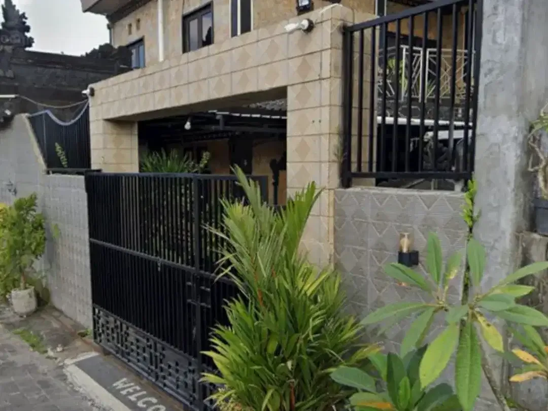 Tinggal Praktis di Tengah Kota – Rumah Modern Minimalis - Image 1 of 8