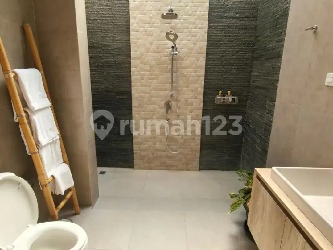 For Sale Luxury Villa Modern Style At Ungasan - Image 8 of 10