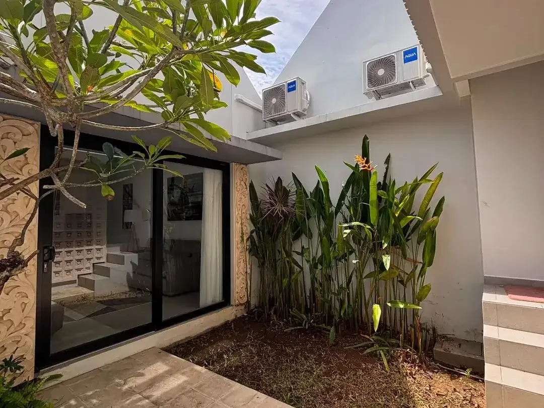 THREE-BEDROOMS VILLA FOR YEARLY RENT SANUR. BEACHSIDE - Image 6 of 10