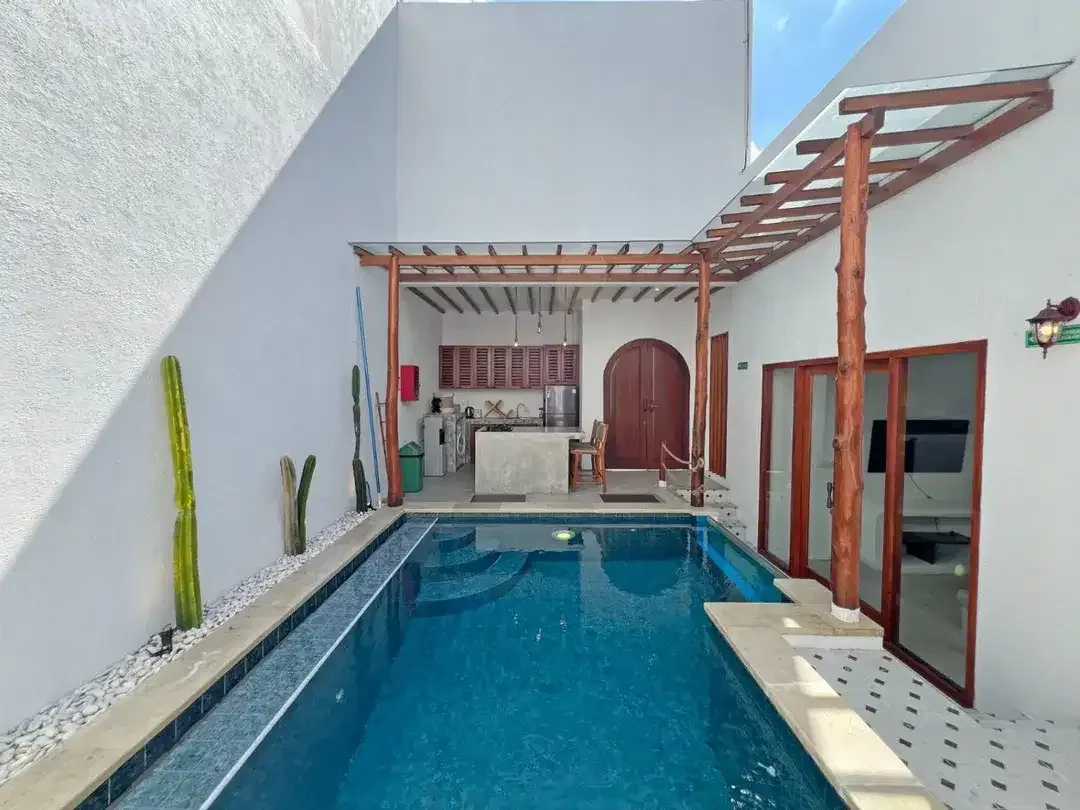 Villa 3 Bedroom Lokasi sangat tenang dekat ke canggu - Image 1 of 10