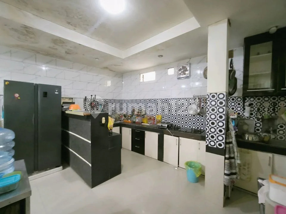 Rumah 3 Lantai Dalam Mini Cluster Bangunan 300 M² SHM di Pedungan Denpasar - Image 4 of 4