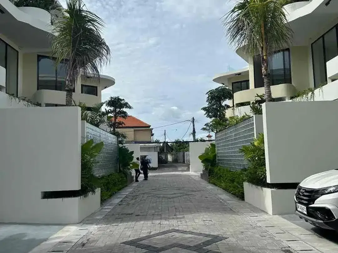 For sale Brand new villa near Sunset road.
This modern luxury villa by lumbung architect - Image 2 of 10