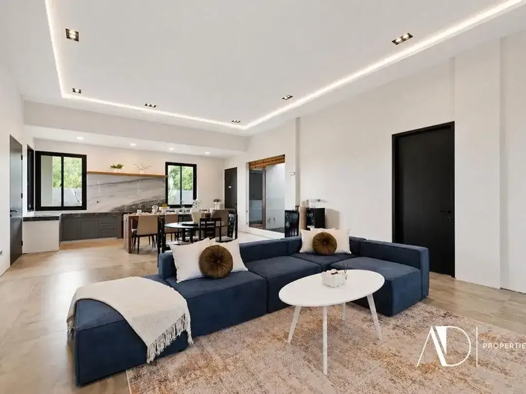 FREEHOLD | 6-BEDROOM VILLA WITH PANORAMIC OCEAN VIEWS IN JIMBARAN - Image 2 of 10