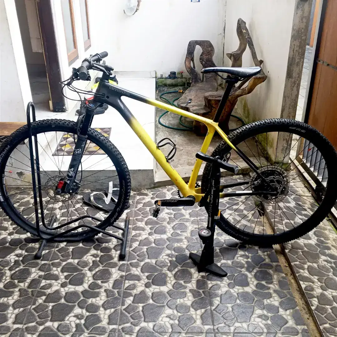 Sepeda MTB.sepeda Cannondale carbon.sepeda gunung.sepeda - Image 1 of 7