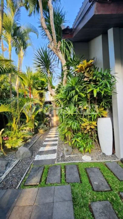Forlease 5 Bedroom Tropical Sanctuary In Jimbaran - Image 4 of 4