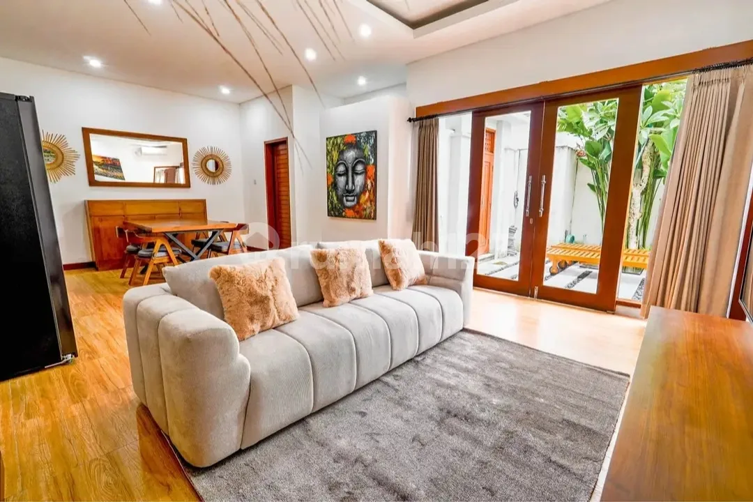 Disewakan Villa Mewah Furnish Lokasi Strategis - Image 3 of 4