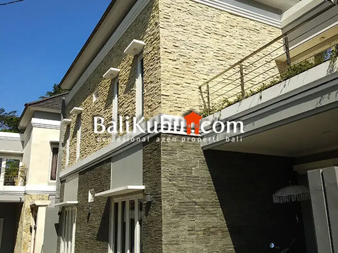 AMS-030.GRC | For Sale 3-BR Minimalist Villa in Kerobokan Dekat Canggu - Image 3 of 10