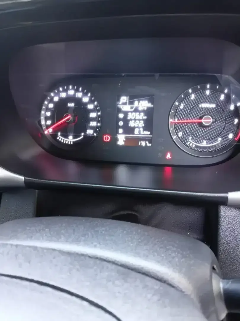 Odo 1 Rb Hyundai Stargazer Active Matic 2025 Hitam - Image 8 of 10