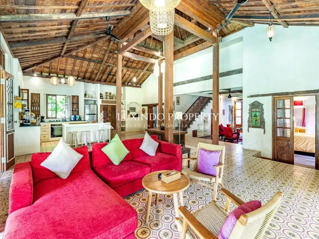 DISEWAKAN TAHUNAN VILLA DENGAN 5 KAMAR TIDUR DI KEROBOKAN - Image 5 of 10