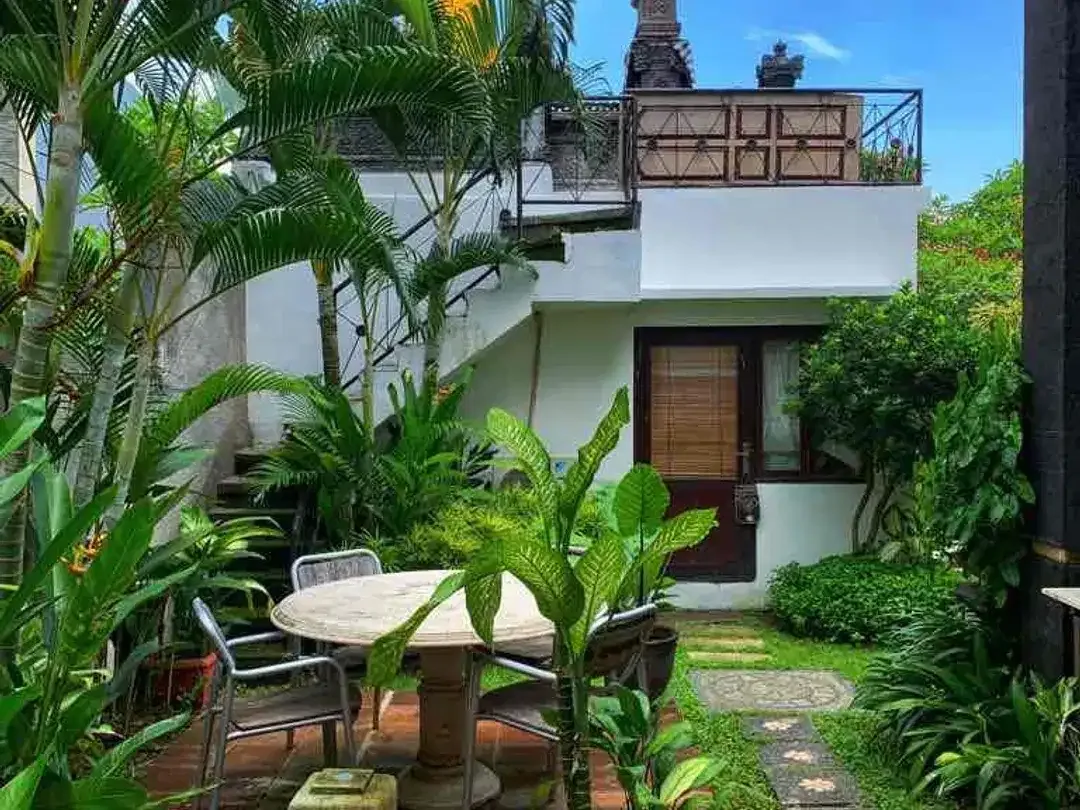 Di jual Villa Lantai 2
Lokasi di Kerobokan kuta badung bali - Image 3 of 10