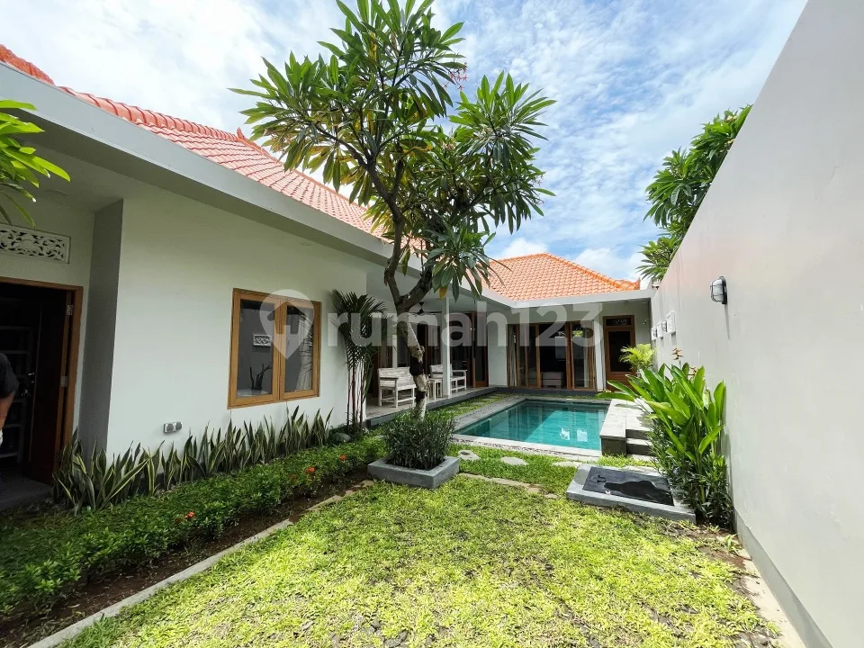 Villa Minimalis di Area Jalan Pungutan , Sanur Beach Side ...3 Menit ke Icon Mall , 4 Menit ke Hotel Andaz dan 5 Menit ke Pantai Sindu Sanur - Image 1 of 4