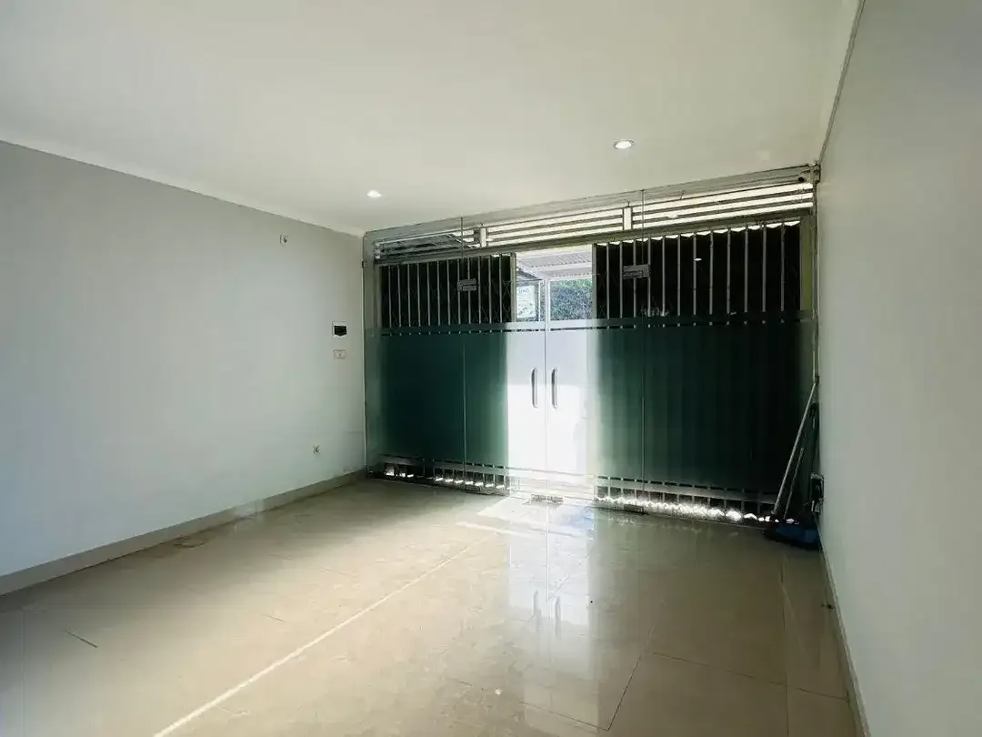 DISEWAKAN Ruko Baru Renovasi 2 Lantai Renon - Denpasar Selatan - Image 2 of 9