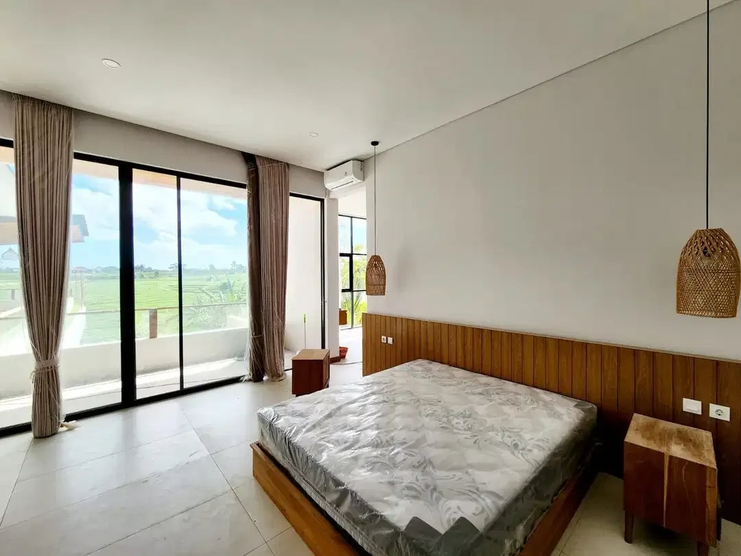FOR SALE Luxury Villa with Ricefield View in Pererenan - Image 9 of 10