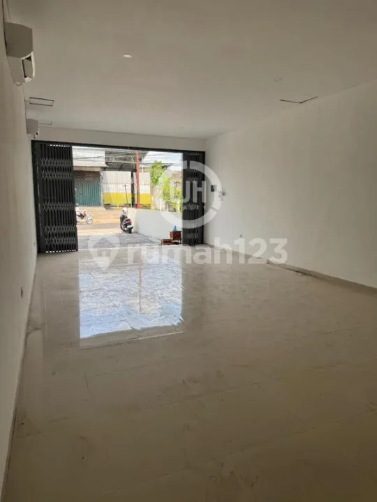 Shophouse For Sale Area Ubung Kaja, Close To Main Road Cokroaminoto, Mcdonald's And Puspem Badung - Image 2 of 4