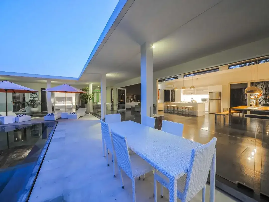 Spacious 3 Bedroom Villa on Large Land in Prime Seminyak Bali for Sale Leasehold - Image 8 of 10