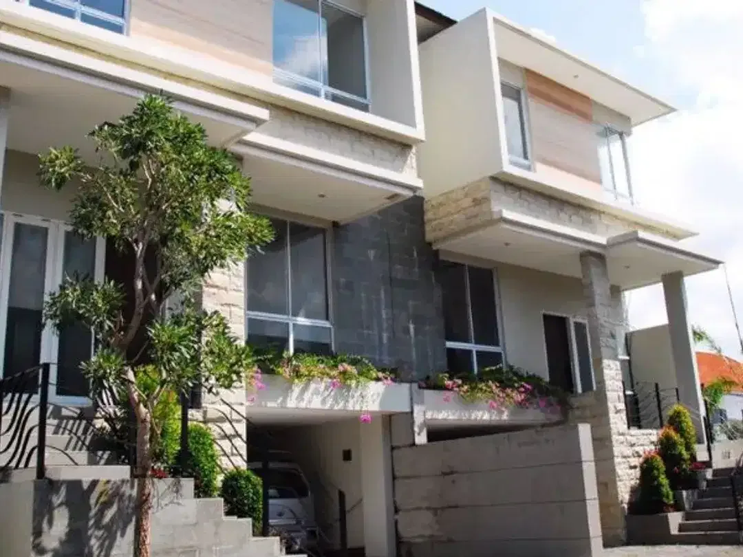 RUMAH EKSKLUSIF MODERN MINIMALIS ROSE GARDEN RESIDENCE SESETAN DENPASAR, BALI - Image 1 of 10