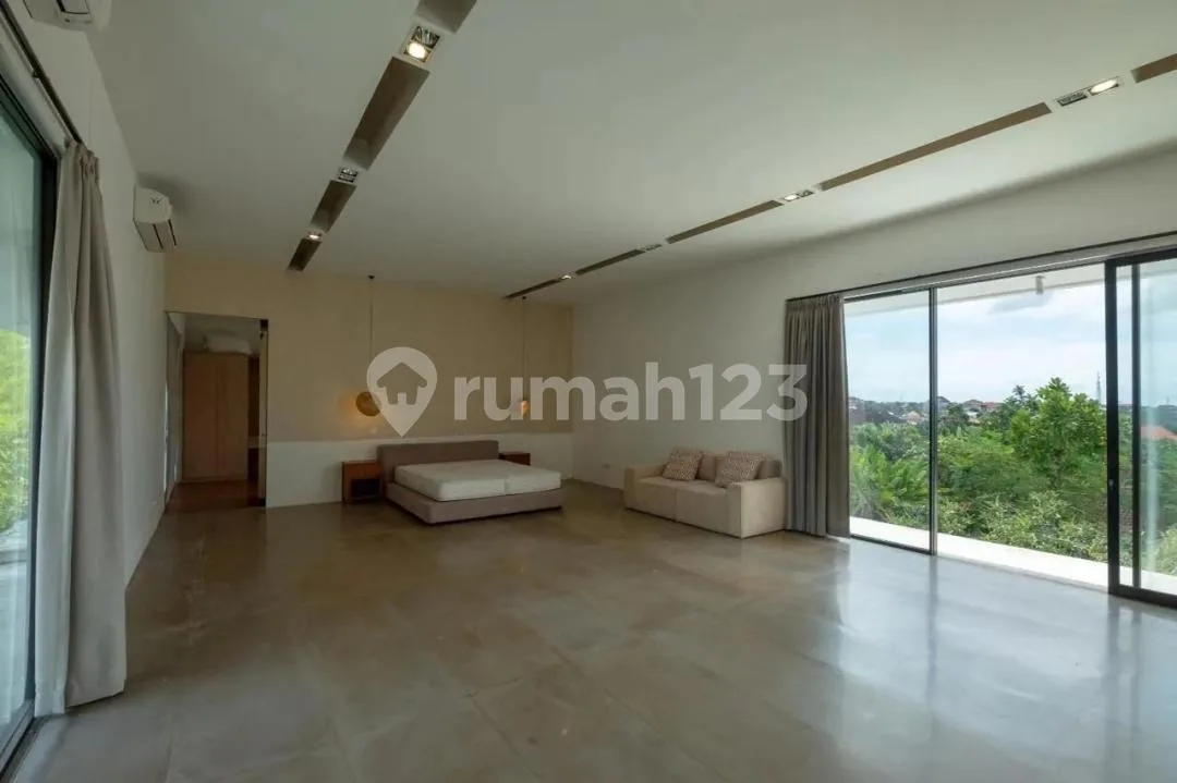 Villa Mewah 3Br 2 Kolam Renang di Kerobokan - Image 4 of 4