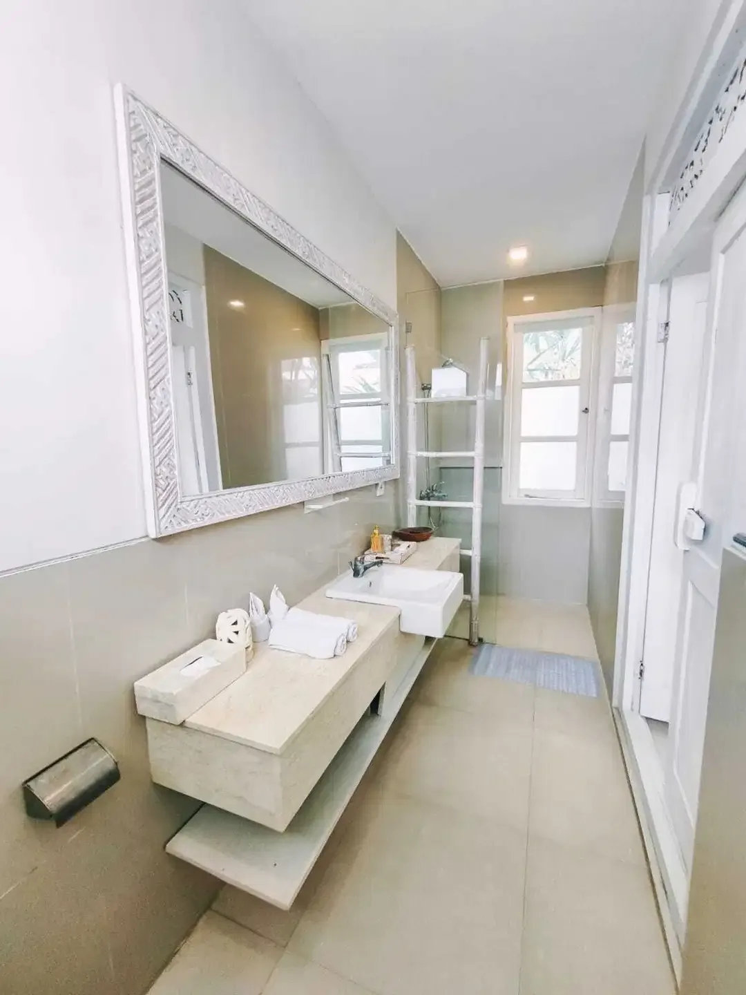 FOR RENT VILLA 3 BR PRIVAT POOL PRIME LOCATION CANGGU - Image 7 of 10
