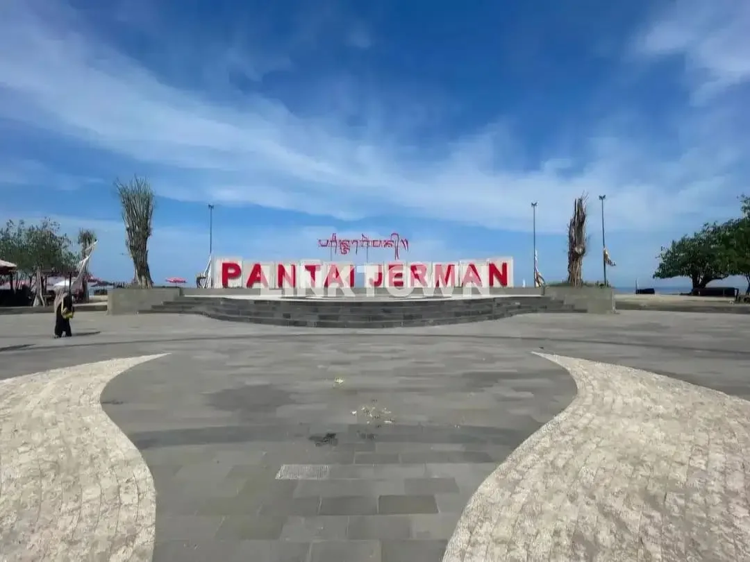 Beachfront Land in Pantai Jerman Kuta with Sunset View For Sale - Image 4 of 10