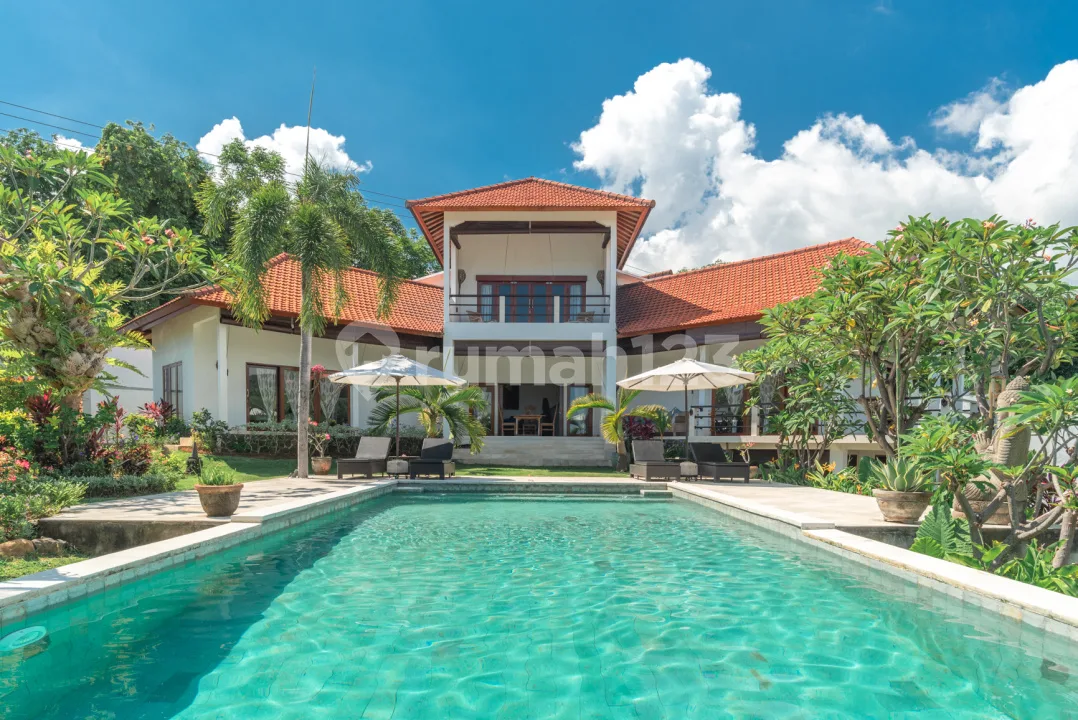 H04 Dijual Villa 3 Kamar Pemandangan Laut Furnsihed - Image 1 of 4