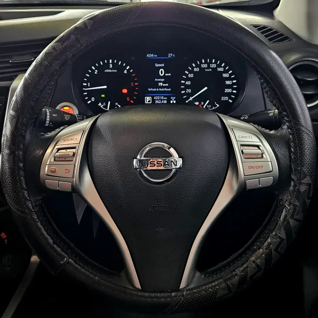 [2020] DP 45jt! Nissan Navara VL 4x4 2.5 diesel at 2020 asliDK bk 2021 - Image 9 of 10