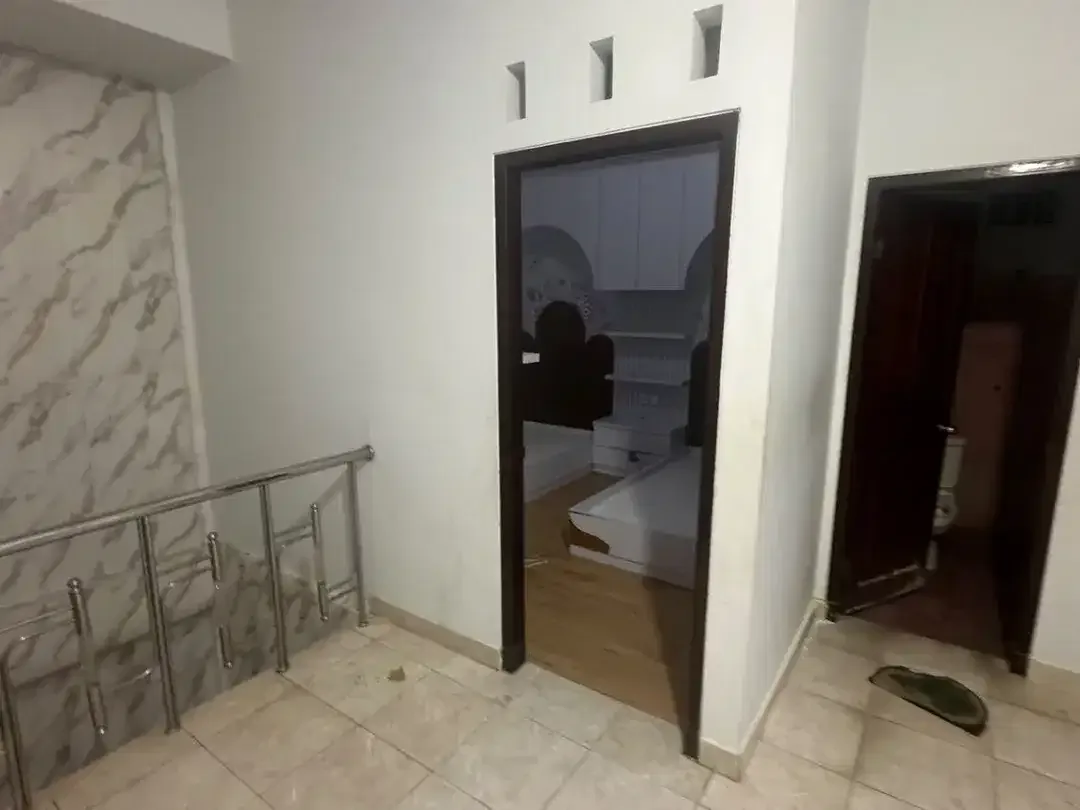 Rumah 2Lantai Dekat Pusat Kota Jl Moh Yamin Renon Denpasar - Image 9 of 10