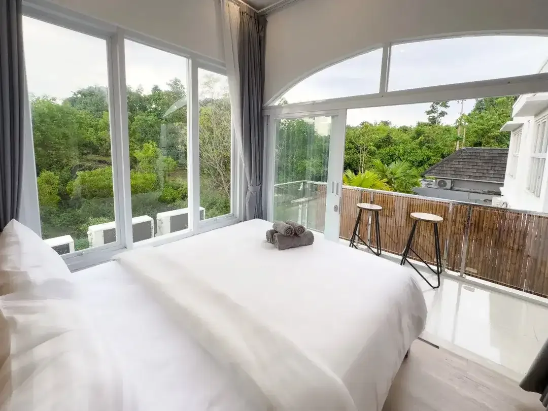 MODERN 3BR VILLA IN A QUIET RESIDENTIAL PECATU - Image 7 of 10