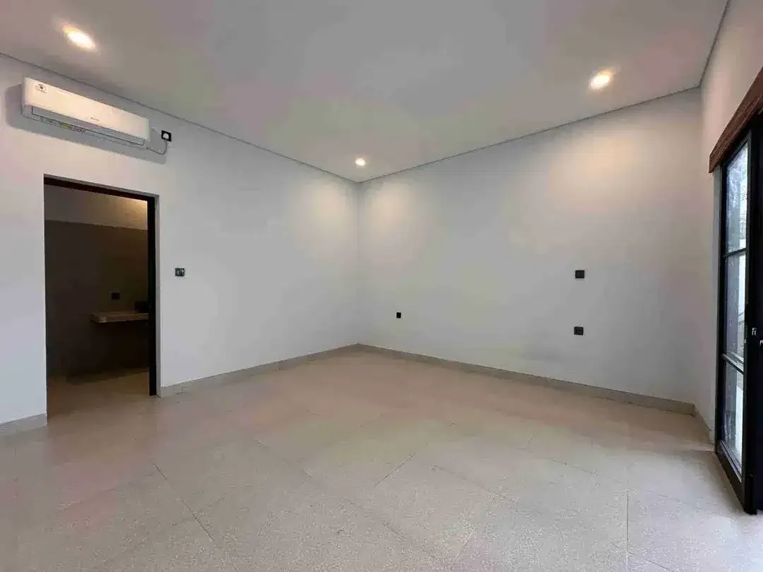 Brand New Villa 3 Bedroom Umalas Unfurnish with Garden - Image 8 of 10
