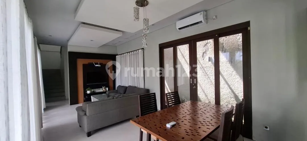 Villa Jual Murah Modern Full Furnished Jimbaran Dekat Pantai - Image 2 of 4
