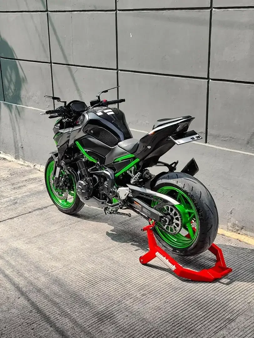 Kawasaki Z900 ABS tahun 2024 Very Low Odo Mulus TT FP Like New - Image 9 of 10