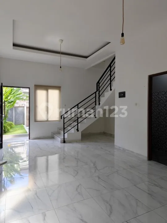 Rumah 2 Lantai di Lingkungan Komplek Pecatu Graha - Image 3 of 4