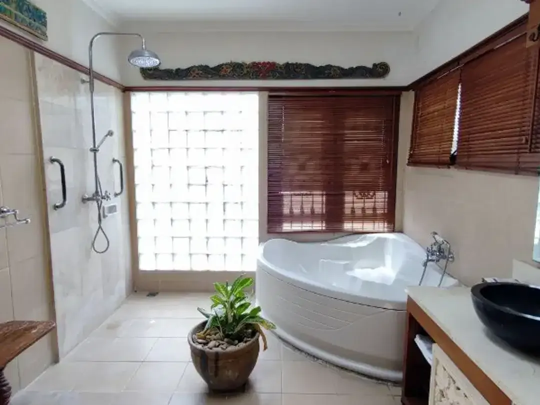 VILLA CANTIK DEKAT DOUBLE SIX BEACH SEMINYAK BALI - Image 9 of 10