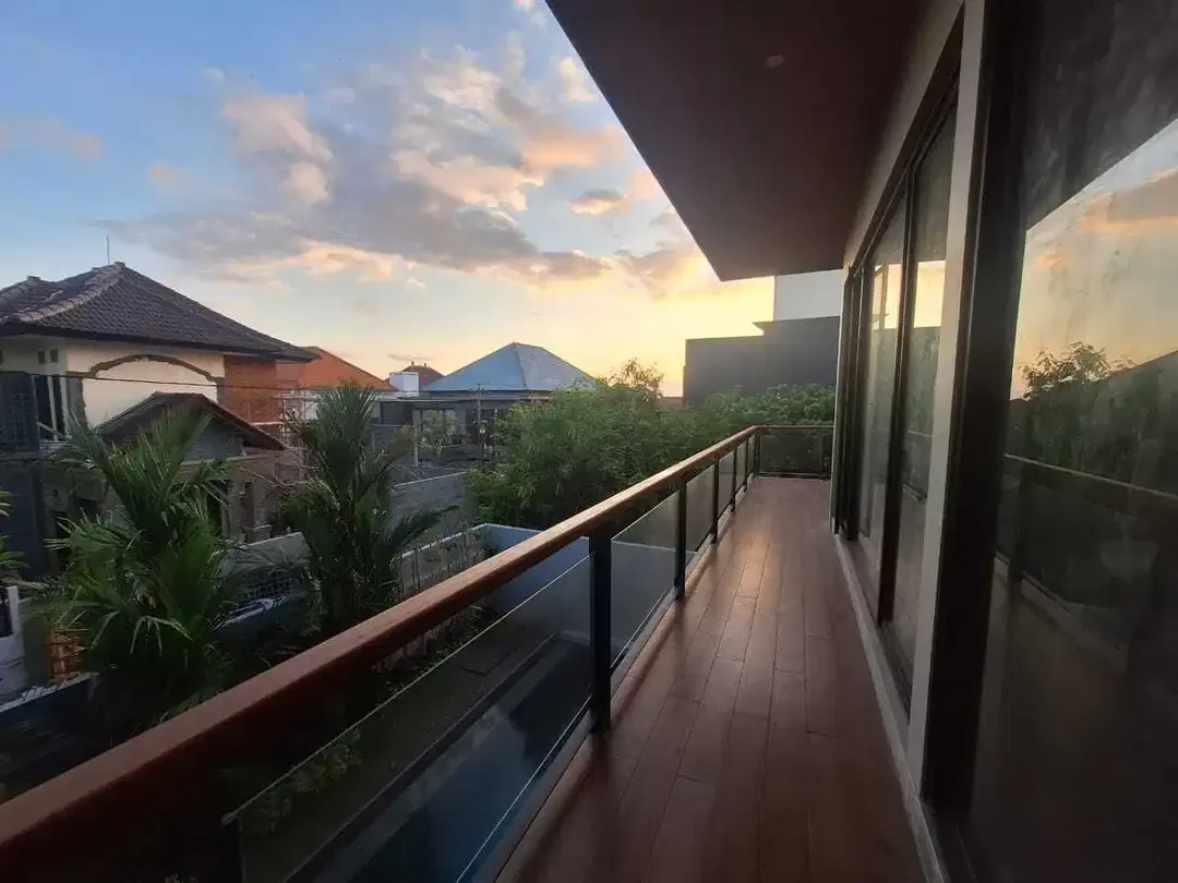 VILLA 2LT FULLYFURNISHED ONE GATE KAWASAN VILLA DI UMALAS - Image 7 of 10